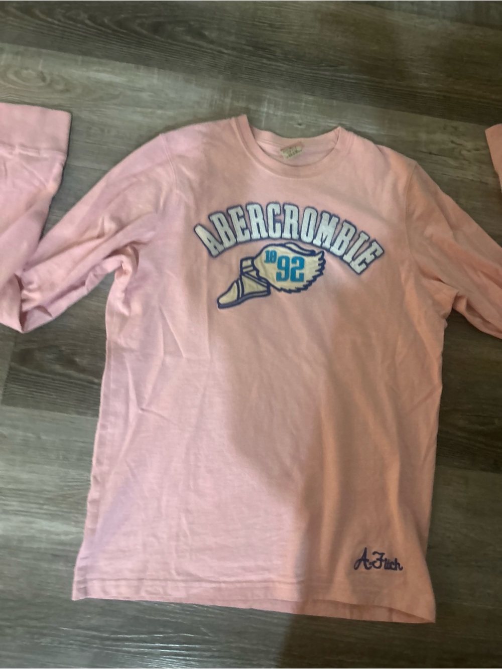 2000’s Abercrombie Pink Graphic Long Sleeve Tee